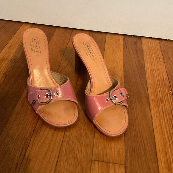 Vintage coach hilled sandals in pink - Picture 1 of 4